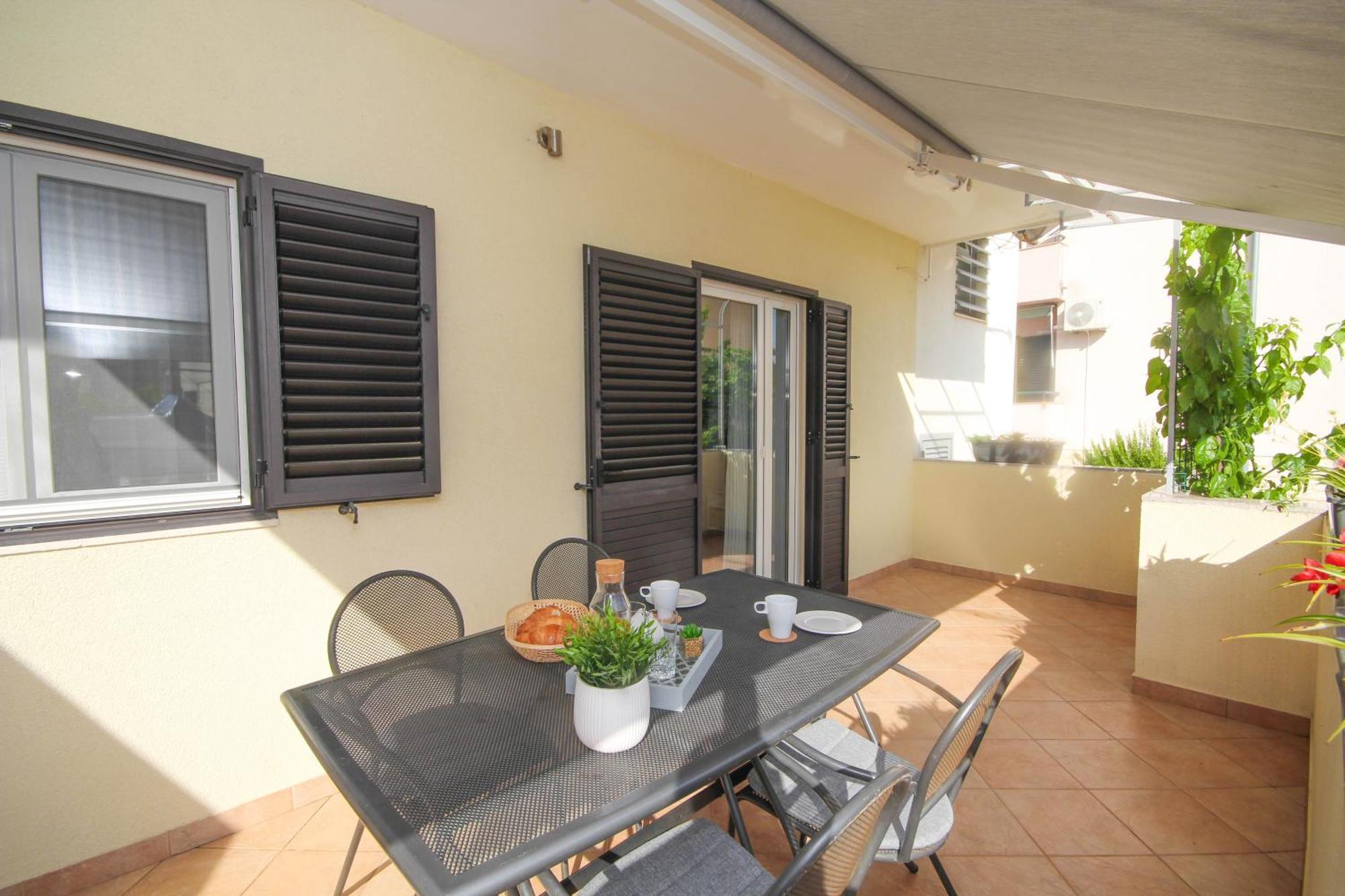 Family Petrov Apartments Водице Номер фото