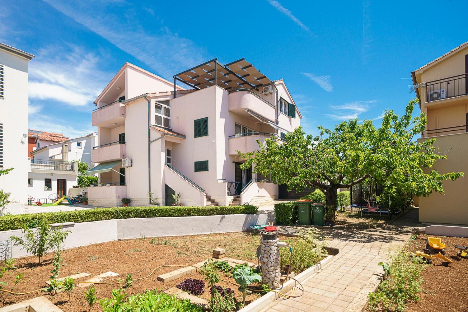 Family Petrov Apartments Водице Экстерьер фото