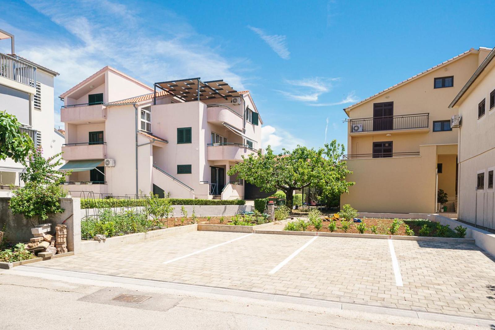 Family Petrov Apartments Водице Экстерьер фото
